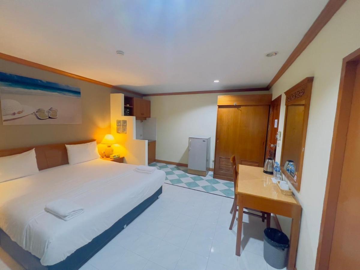 Hotel Royal Vista Patong Esterno foto