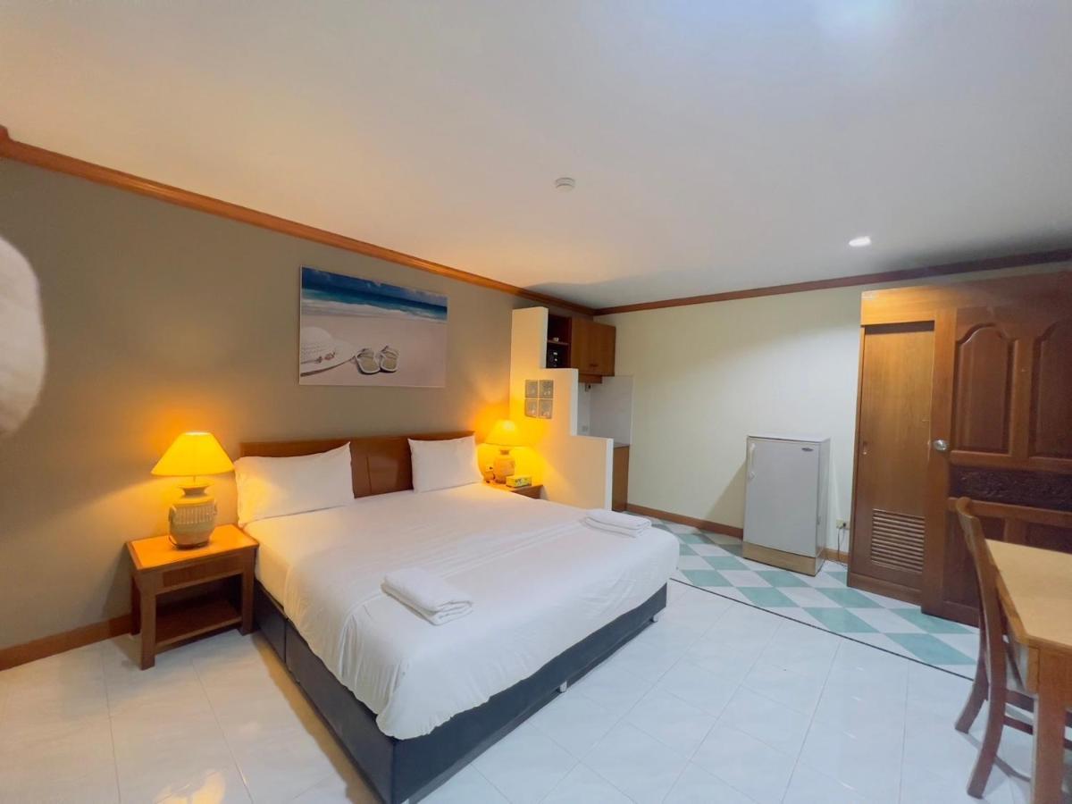 Hotel Royal Vista Patong Esterno foto